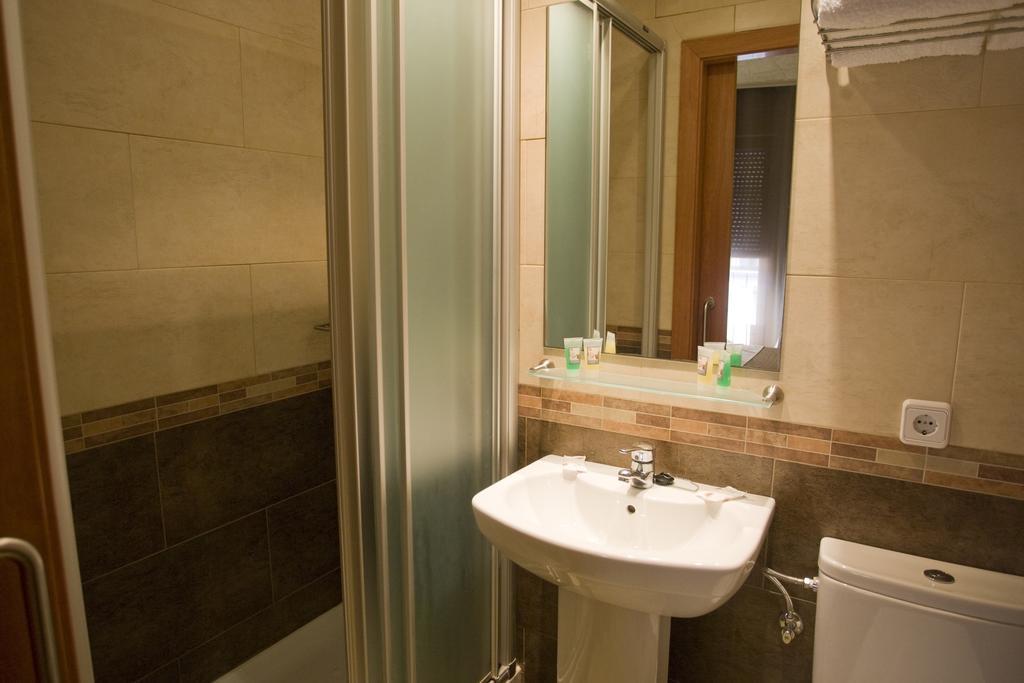 Hostal Barris Pals Room photo